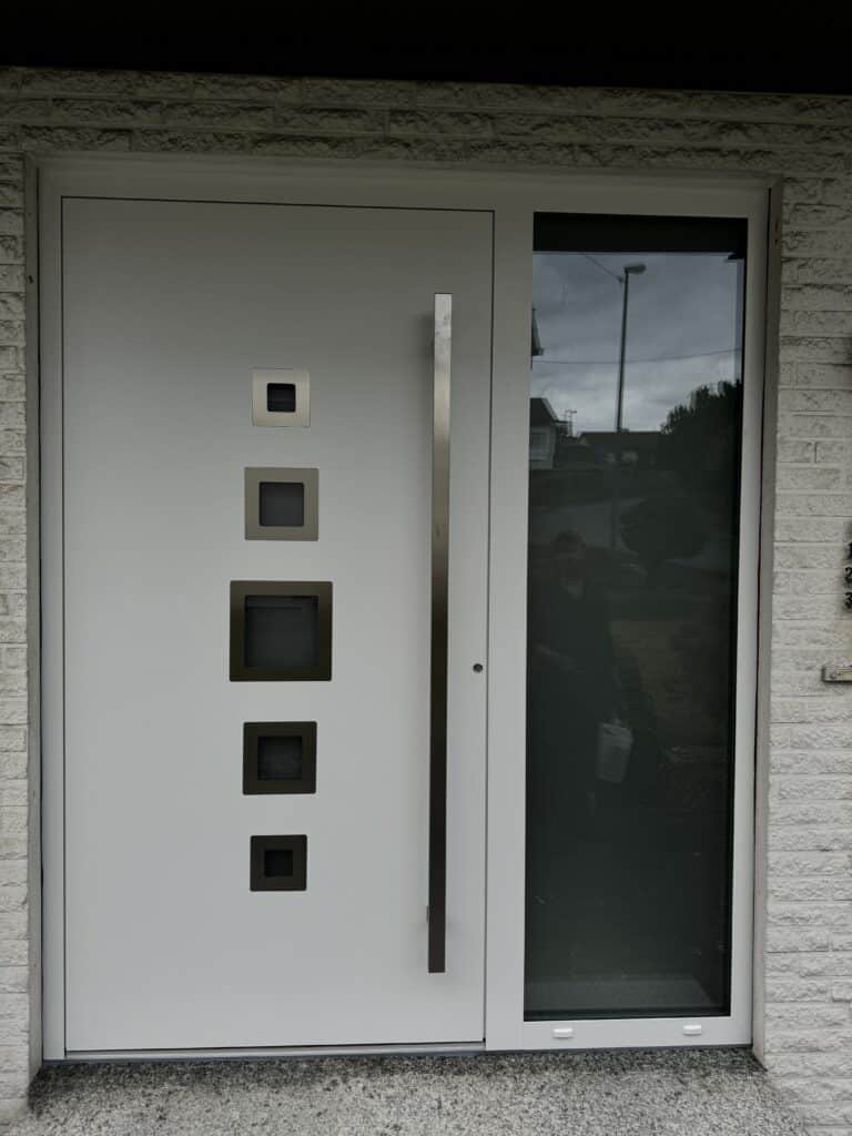 Verspielte Aluminiumhaustür